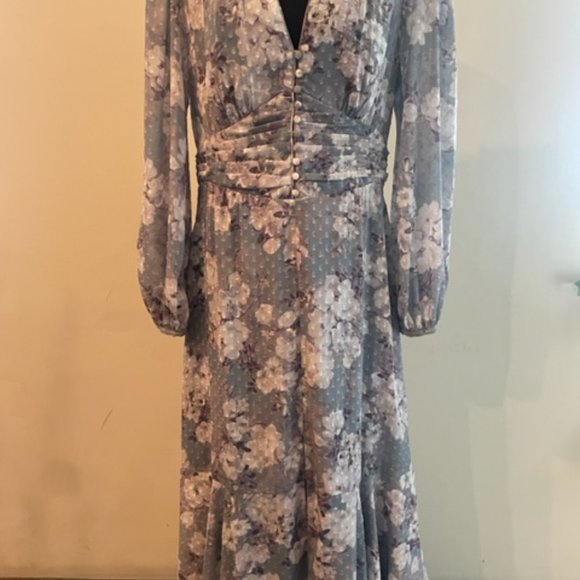 “Every New” Long Sleeve High-Low Dress – V-Neck, Defined Waist, Size 8 - Picture 7 of 11